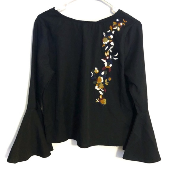 Cliché Tops - Cliché Bell Sleeve Embroidered Blouse
